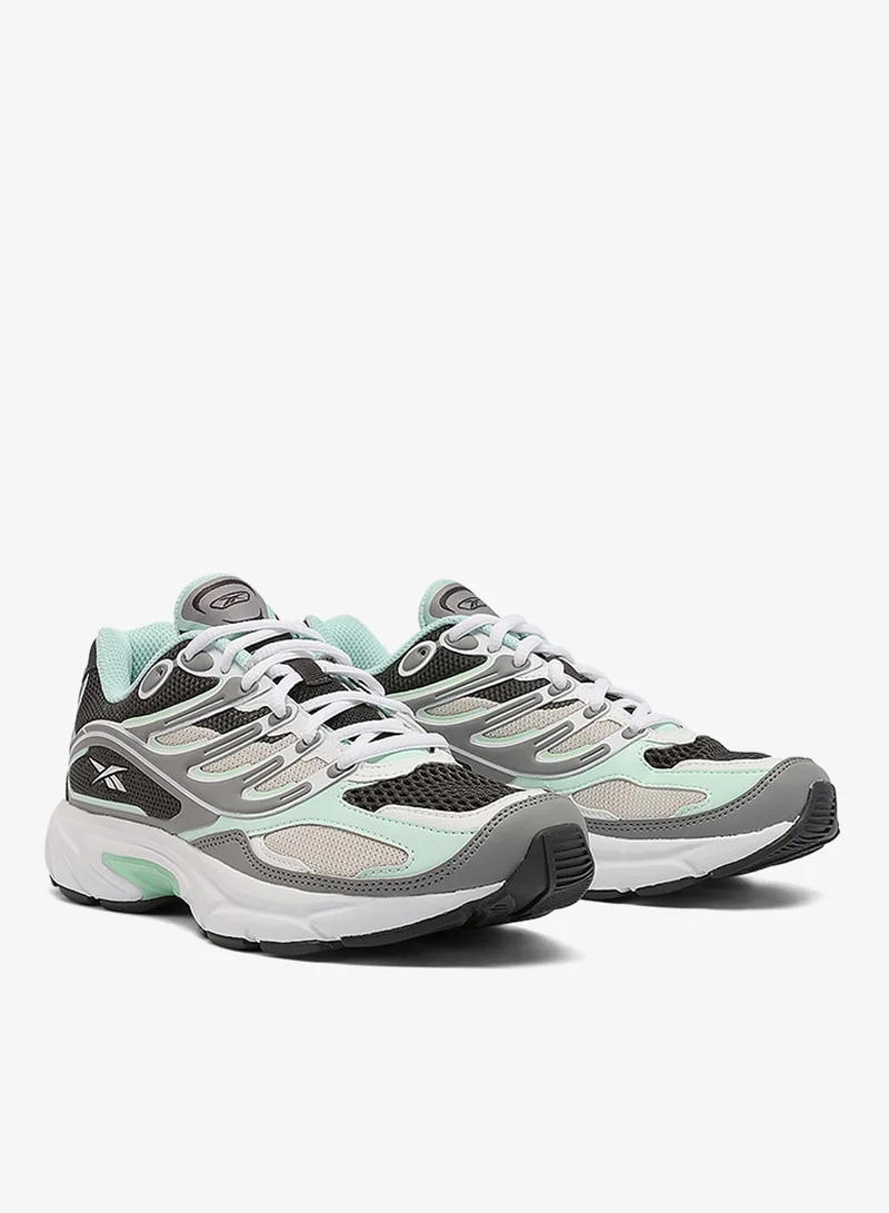 ريبوك سنيكرز بريمير رود كنترول